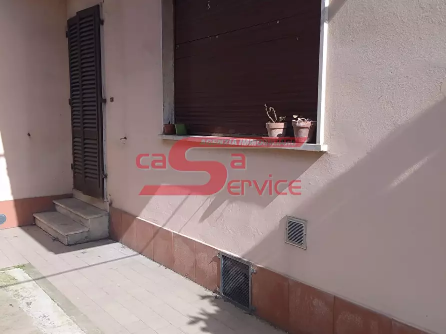 Immagine 2 di Appartamento in vendita  a Massa E Cozzile