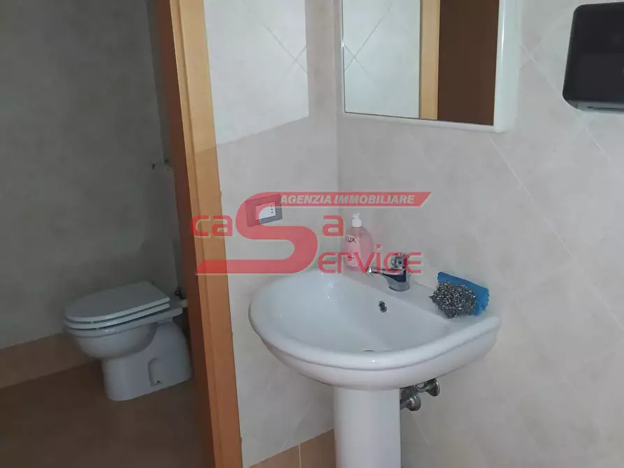 Immagine 12 di Ufficio in affitto  a Monsummano Terme