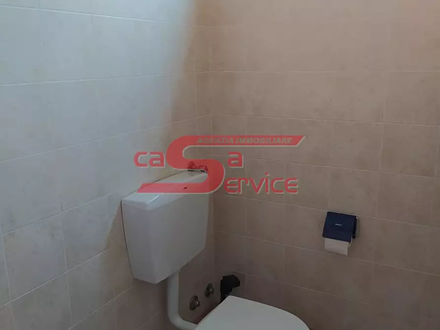 Immagine 10 di Ufficio in affitto  a Monsummano Terme