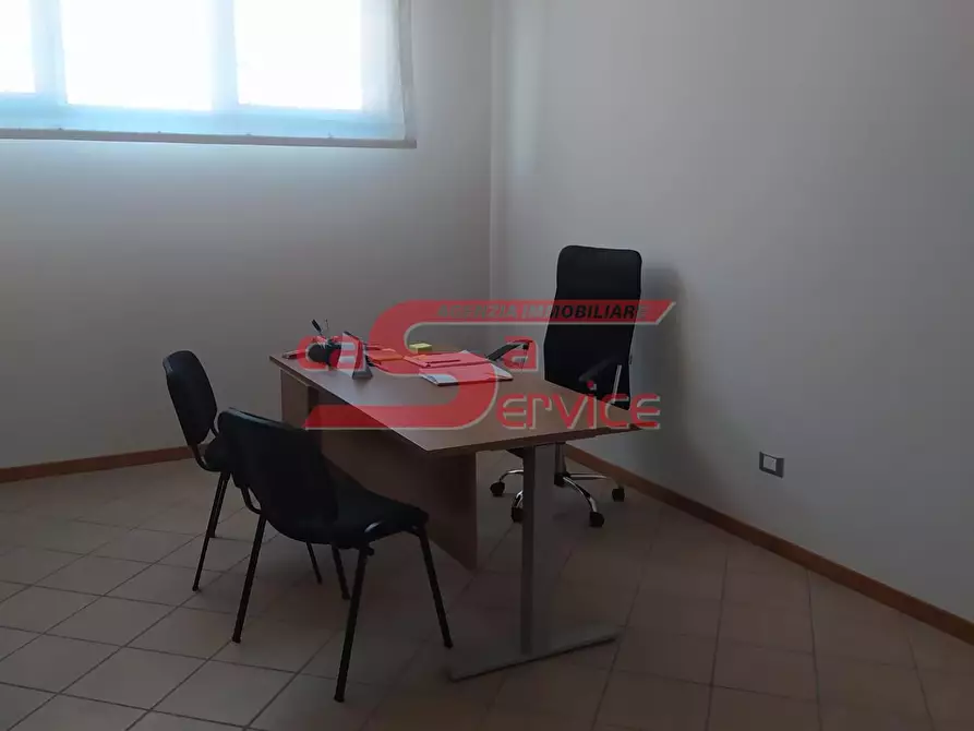 Immagine 8 di Ufficio in affitto  a Monsummano Terme