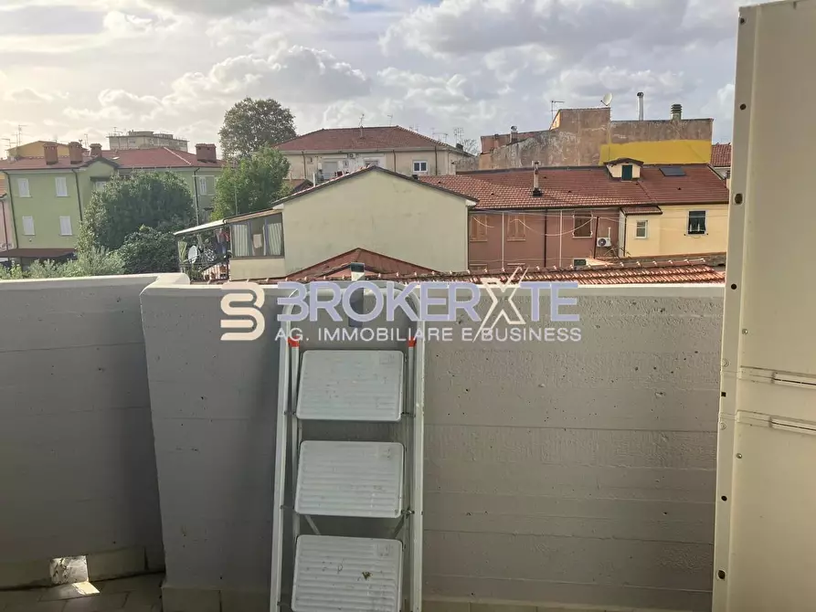 Immagine 11 di Appartamento in vendita  a Carrara