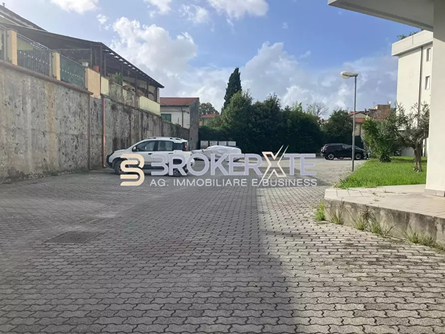 Immagine 4 di Appartamento in vendita  a Carrara