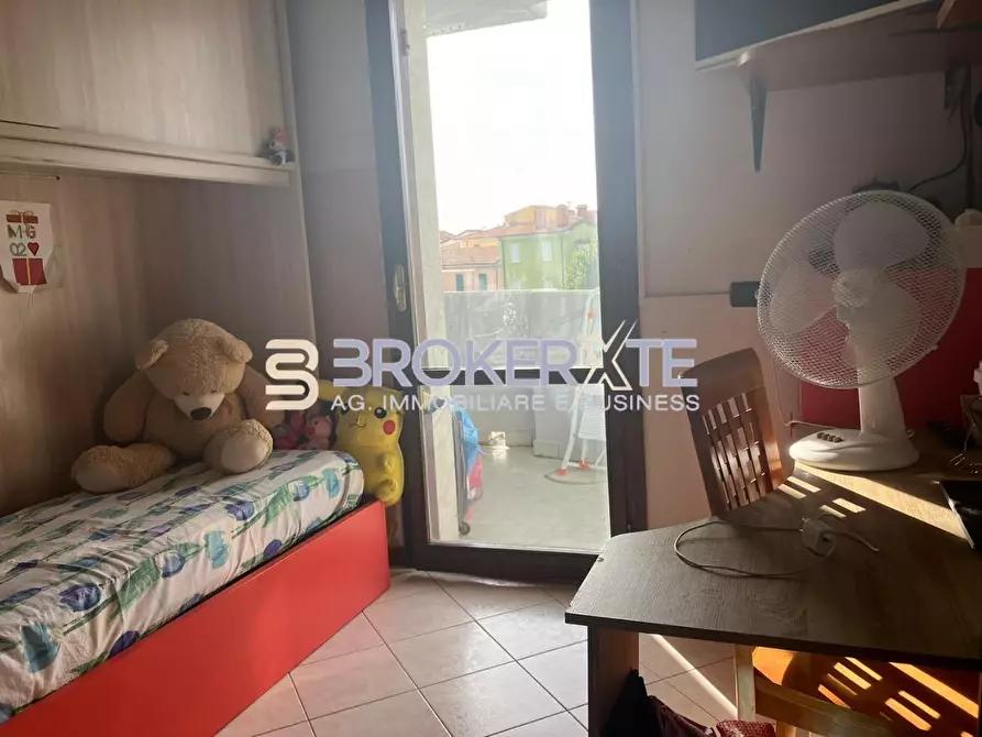 Immagine 13 di Appartamento in vendita  a Carrara