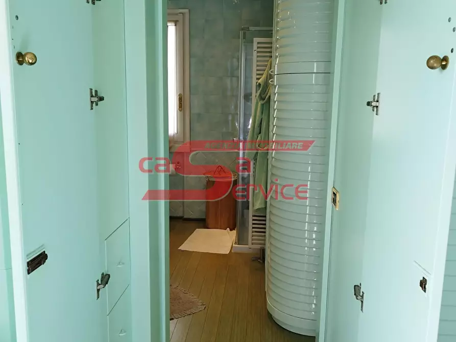 Immagine 11 di Villa in vendita  a Montecatini Terme