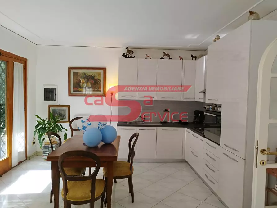 Immagine 21 di Villa in vendita  a Montecatini Terme