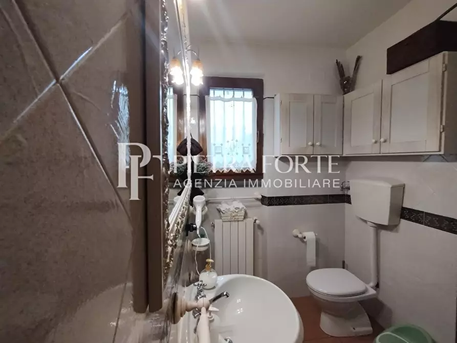Immagine 25 di Casa trifamiliare in vendita  a Pietrasanta