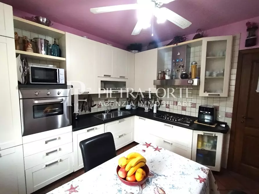 Immagine 9 di Casa trifamiliare in vendita  a Pietrasanta
