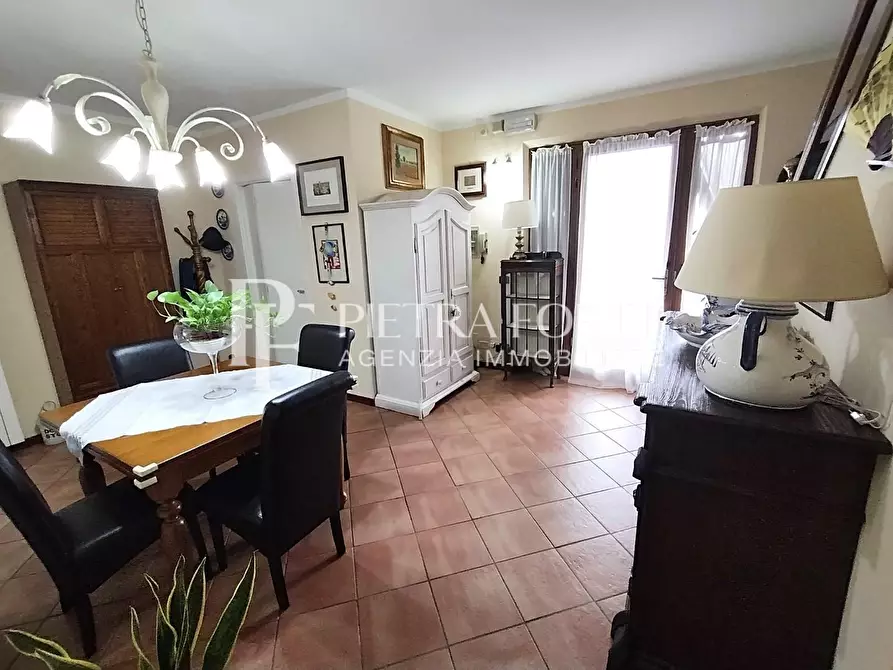 Immagine 12 di Casa trifamiliare in vendita  a Pietrasanta