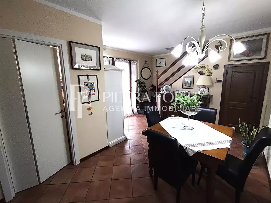 Immagine 10 di Casa trifamiliare in vendita  a Pietrasanta