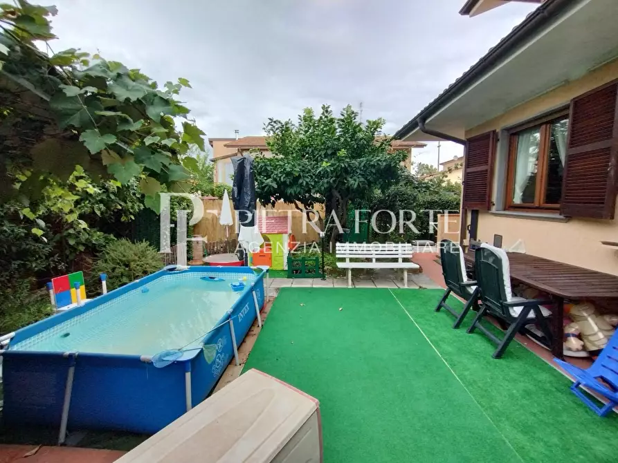 Immagine 6 di Casa trifamiliare in vendita  a Pietrasanta