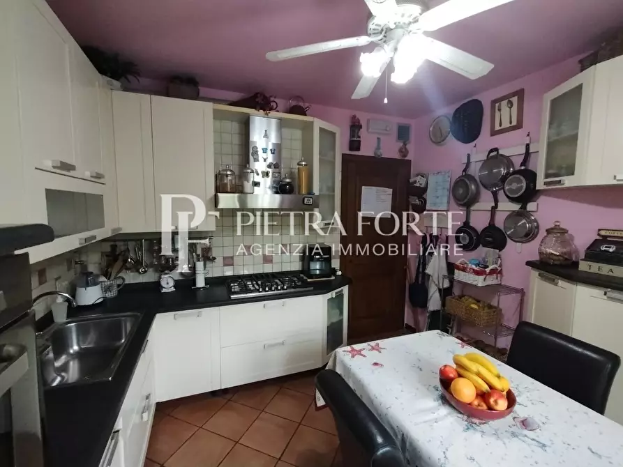 Immagine 8 di Casa trifamiliare in vendita  a Pietrasanta