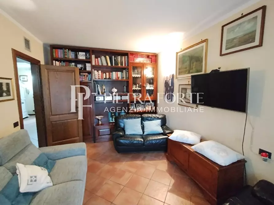 Immagine 15 di Casa trifamiliare in vendita  a Pietrasanta