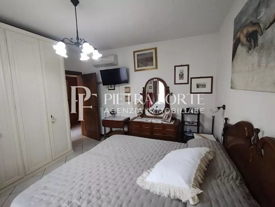 Immagine 20 di Casa trifamiliare in vendita  a Pietrasanta