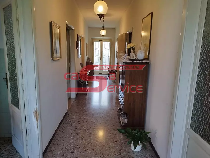 Immagine 5 di Villa in vendita  a Montecatini Terme