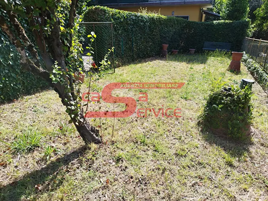 Immagine 3 di Villa in vendita  a Montecatini Terme