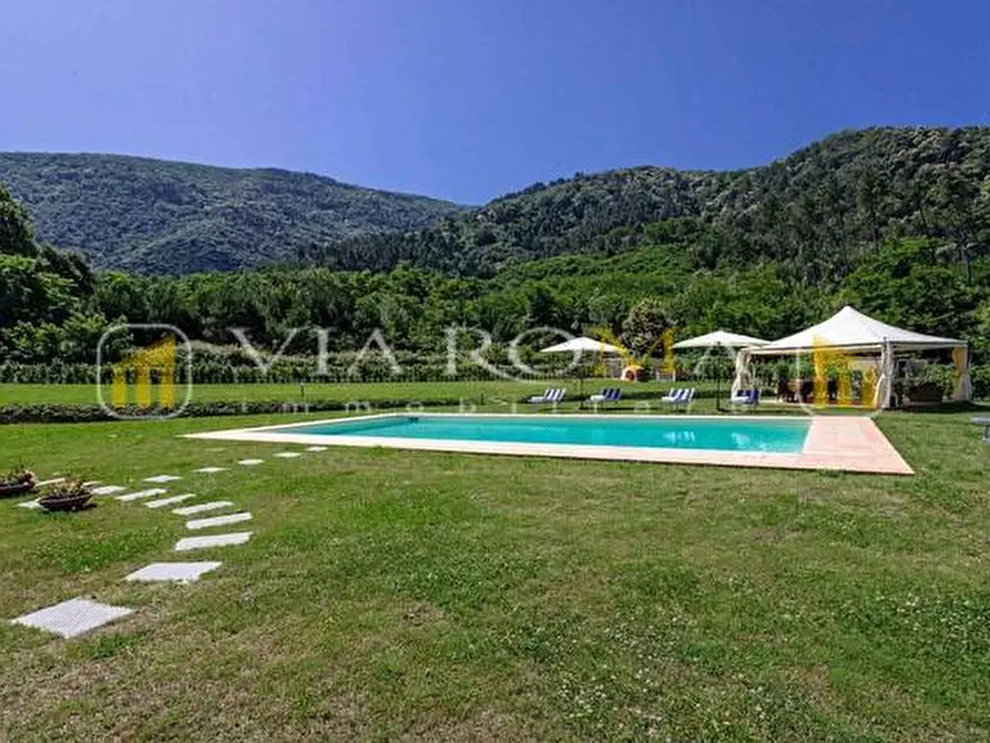 Immagine 17 di Rustico / casale in vendita  a Lucca