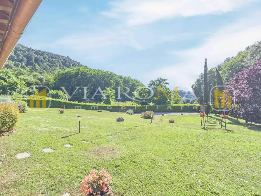 Immagine 3 di Rustico / casale in vendita  a Lucca