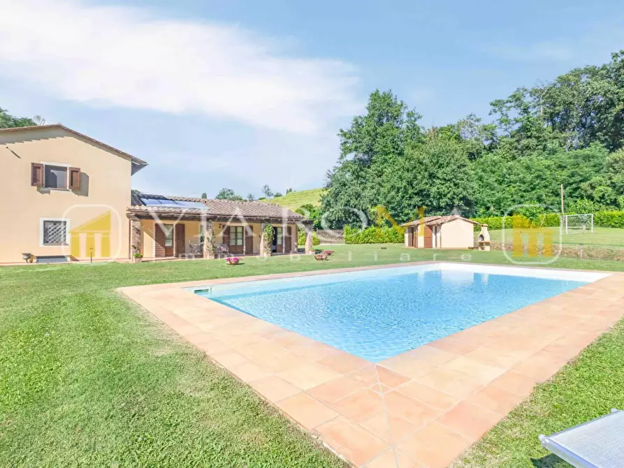 Immagine 10 di Rustico / casale in vendita  a Lucca