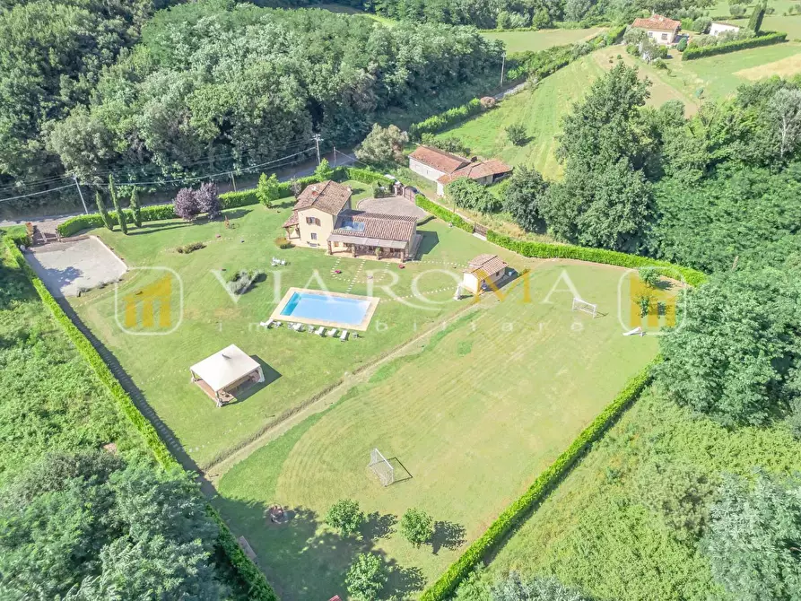 Immagine 5 di Rustico / casale in vendita  a Lucca