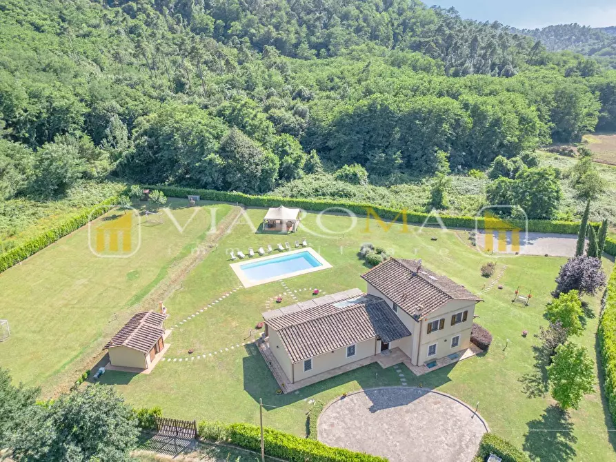 Immagine 6 di Rustico / casale in vendita  a Lucca