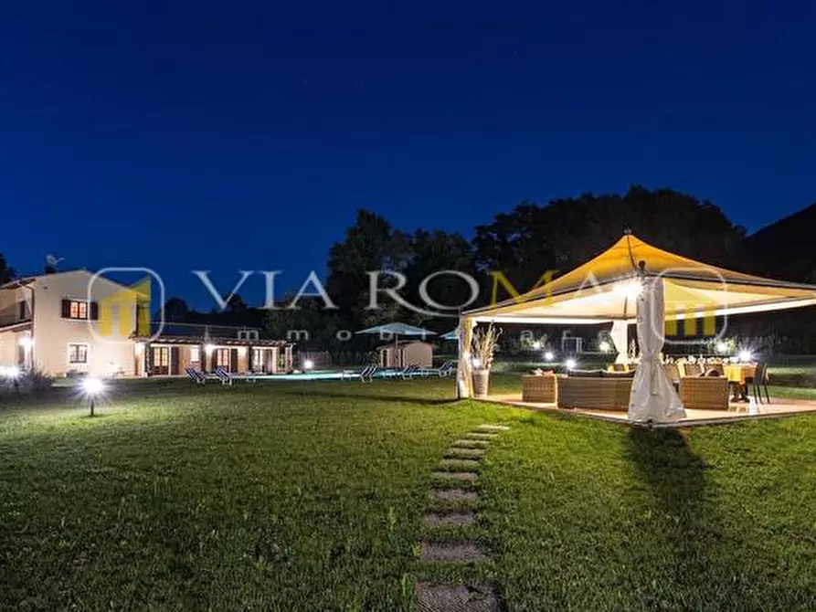 Immagine 36 di Rustico / casale in vendita  a Lucca