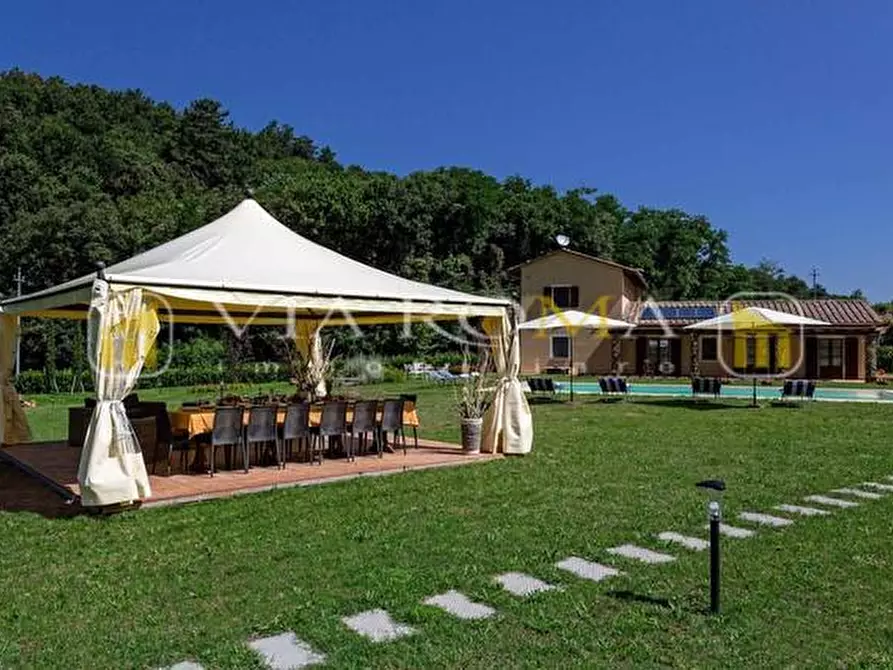 Immagine 27 di Rustico / casale in vendita  a Lucca