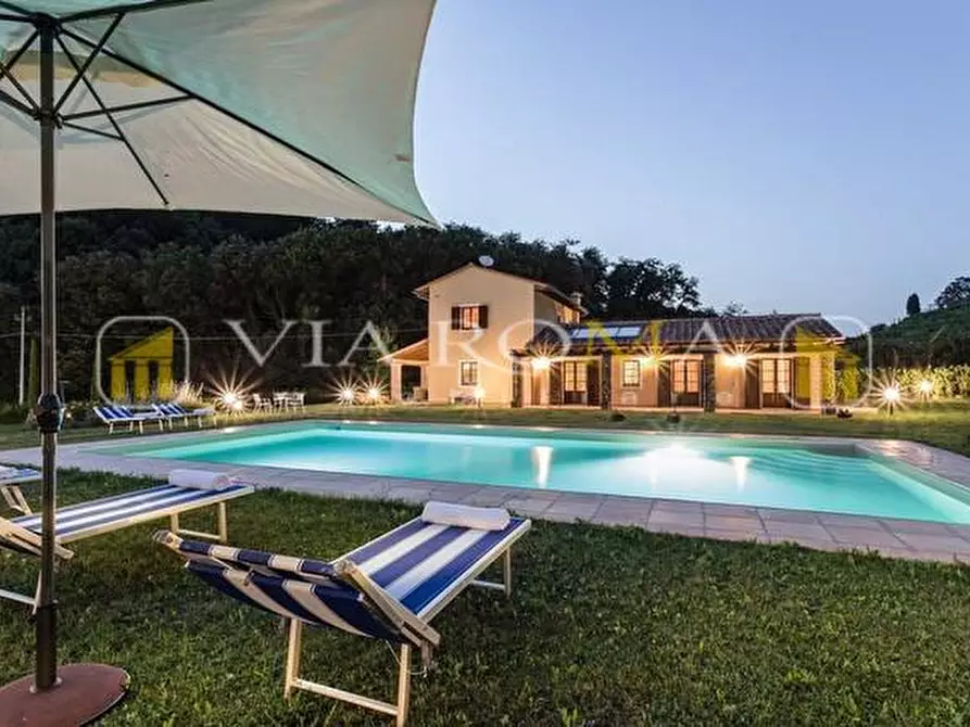 Immagine 18 di Rustico / casale in vendita  a Lucca