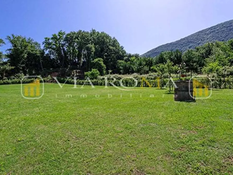 Immagine 15 di Rustico / casale in vendita  a Lucca