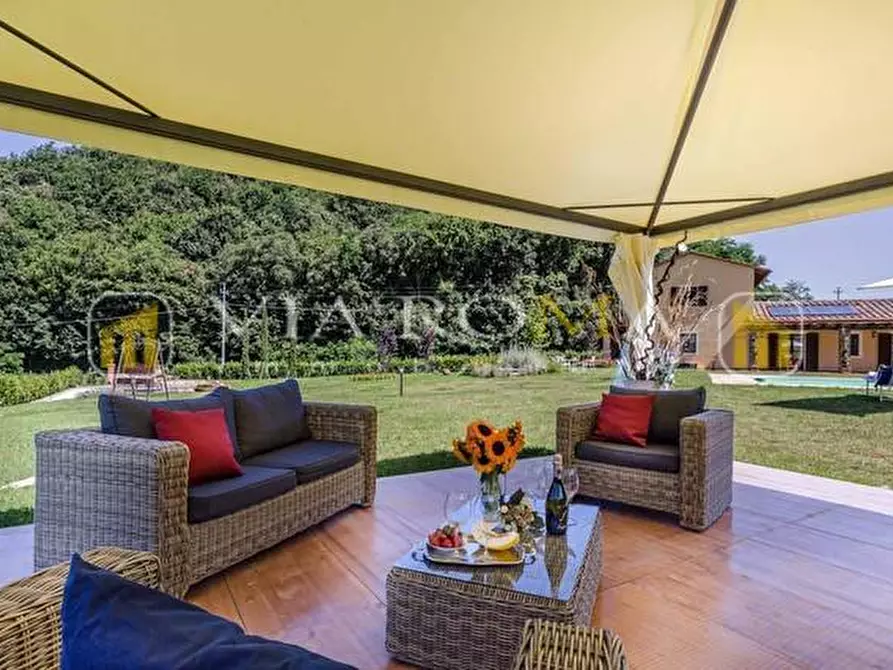 Immagine 26 di Rustico / casale in vendita  a Lucca