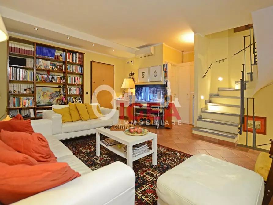 Immagine 1 di Casa trifamiliare in vendita  a Monteriggioni