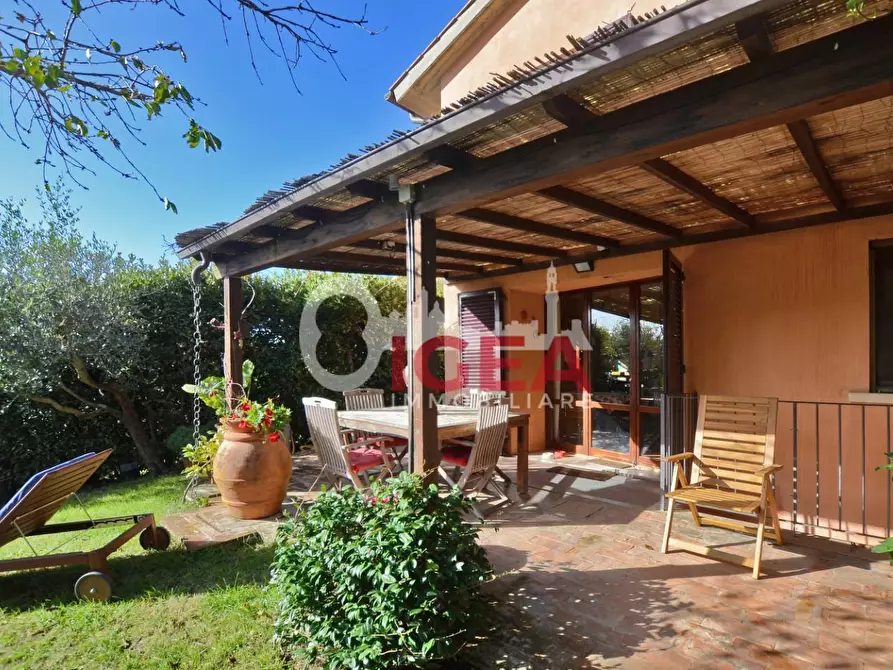 Immagine 14 di Casa trifamiliare in vendita  a Monteriggioni