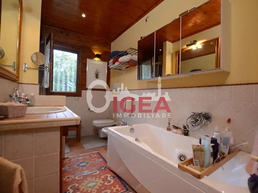 Immagine 20 di Casa trifamiliare in vendita  a Monteriggioni