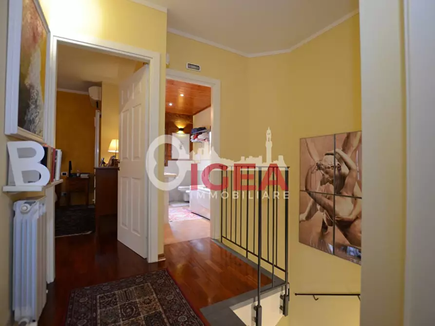 Immagine 16 di Casa trifamiliare in vendita  a Monteriggioni