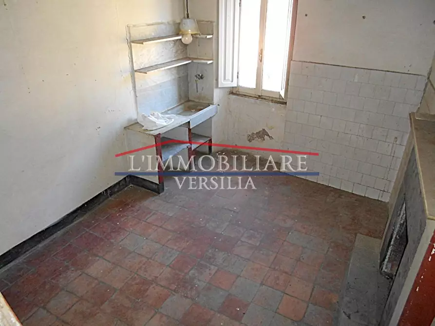 Immagine 5 di Terratetto in vendita  a Montignoso