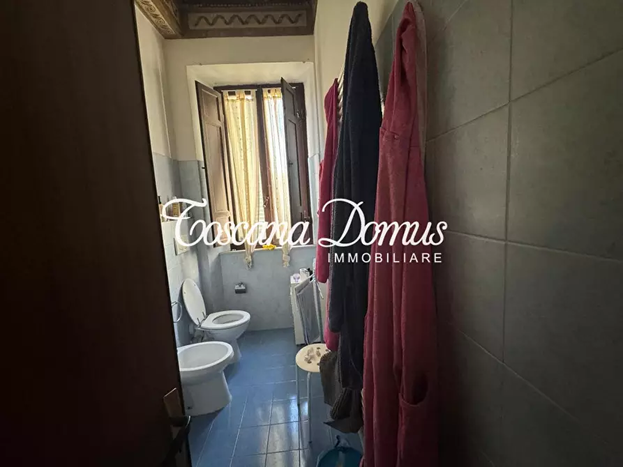 Immagine 13 di Appartamento in vendita  a Siena