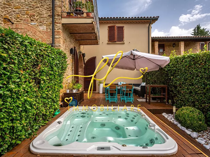 Immagine 31 di Villetta a schiera in vendita  a Riparbella