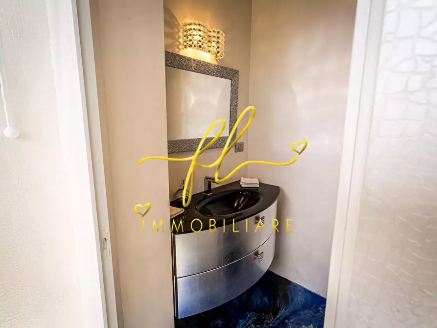 Immagine 21 di Villetta a schiera in vendita  a Riparbella