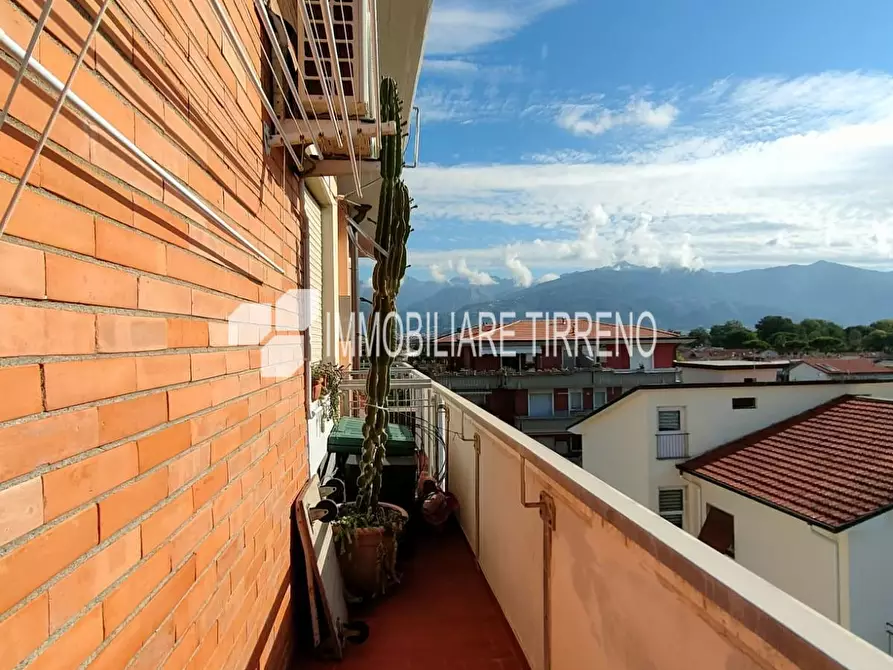 Immagine 16 di Mansarda in vendita  a Massa