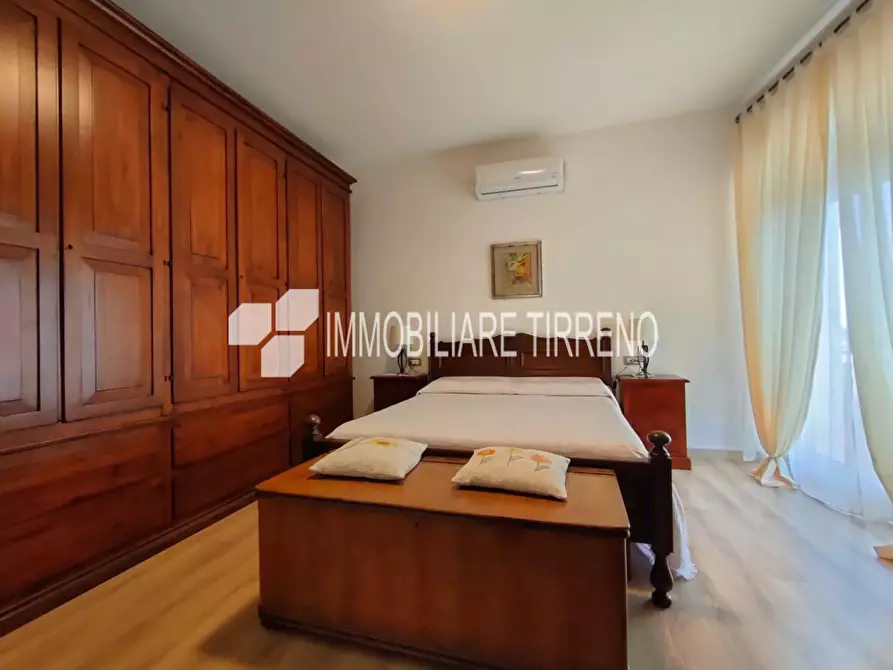 Immagine 18 di Mansarda in vendita  a Massa