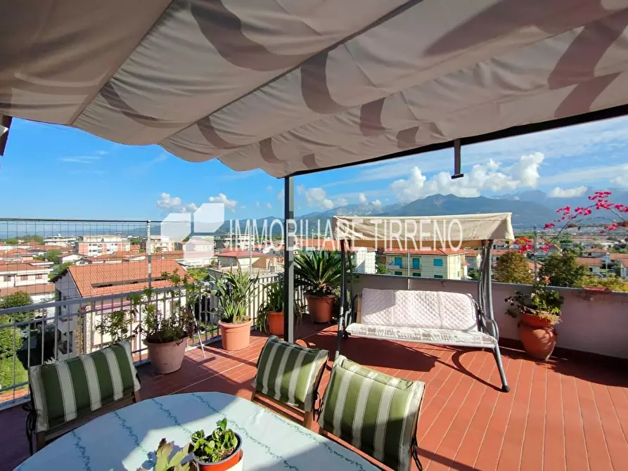 Immagine 1 di Mansarda in vendita  a Massa