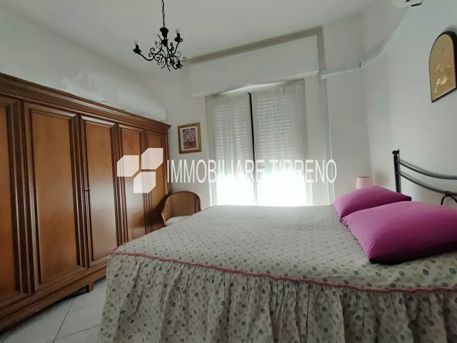 Immagine 17 di Mansarda in vendita  a Massa