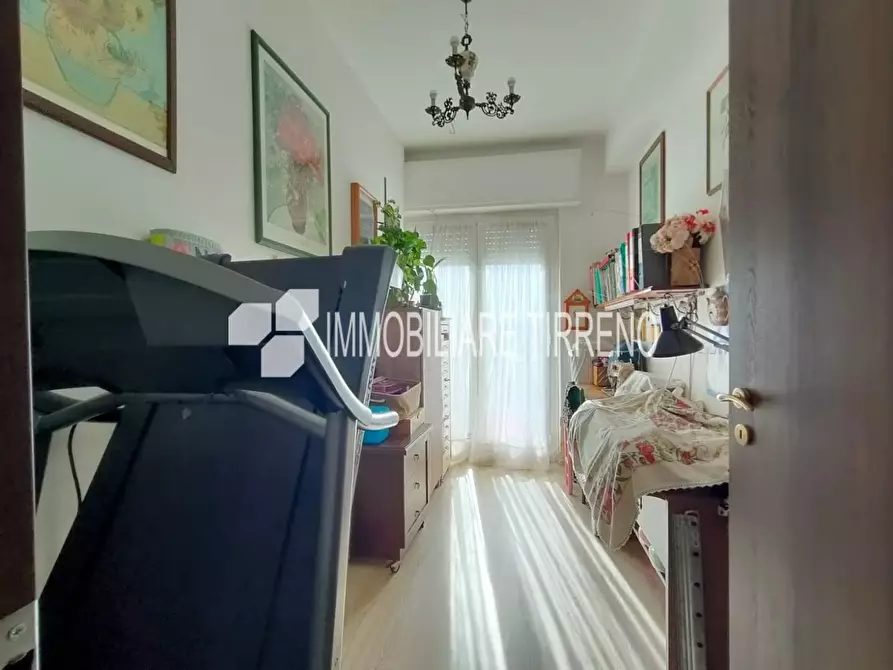 Immagine 12 di Mansarda in vendita  a Massa