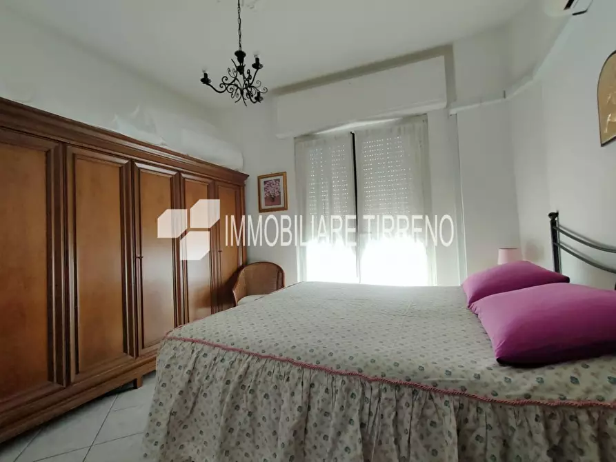 Immagine 11 di Mansarda in vendita  a Massa