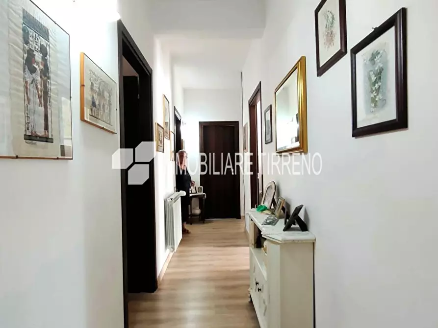 Immagine 9 di Mansarda in vendita  a Massa