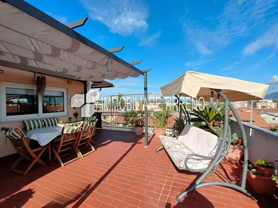 Immagine 2 di Mansarda in vendita  a Massa