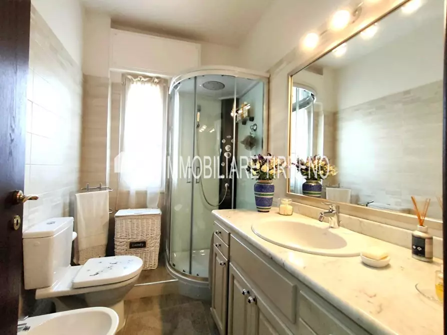 Immagine 13 di Mansarda in vendita  a Massa