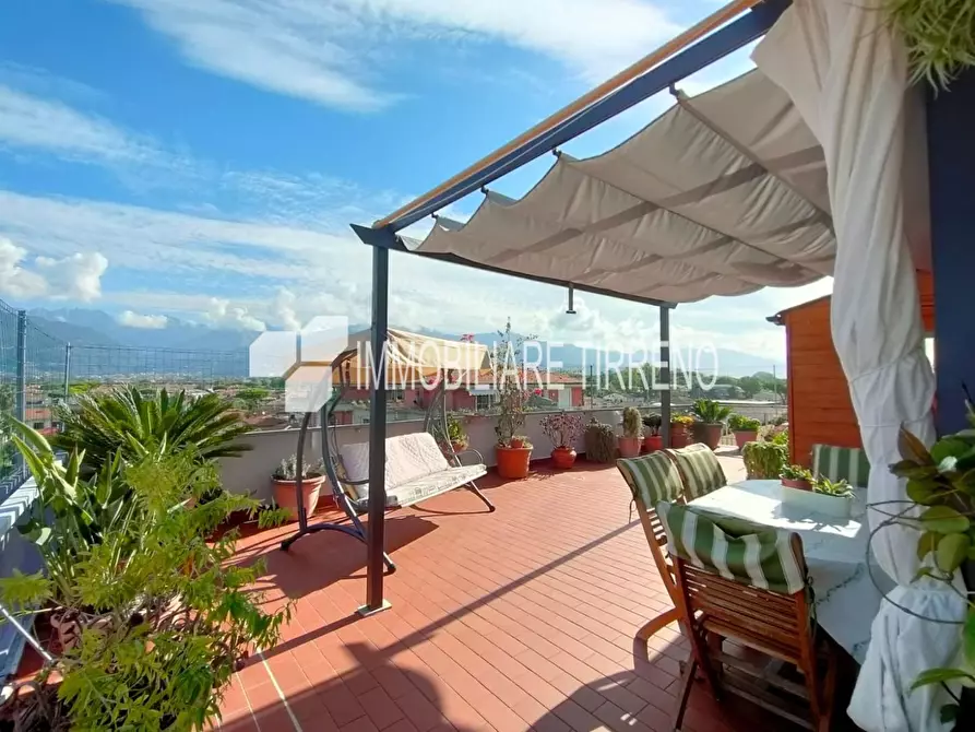 Immagine 3 di Mansarda in vendita  a Massa