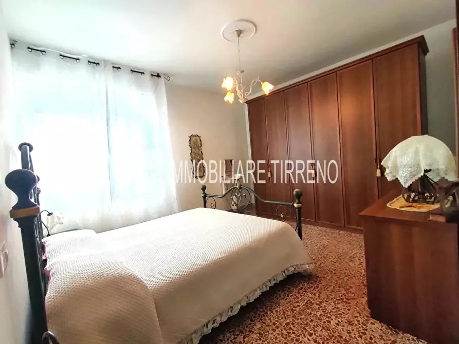 Immagine 6 di Appartamento in vendita  a Massa