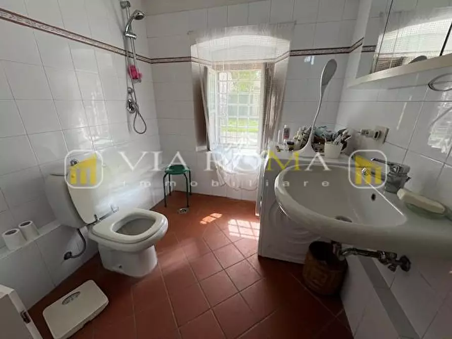 Immagine 5 di Casa bifamiliare in vendita  a Lucca