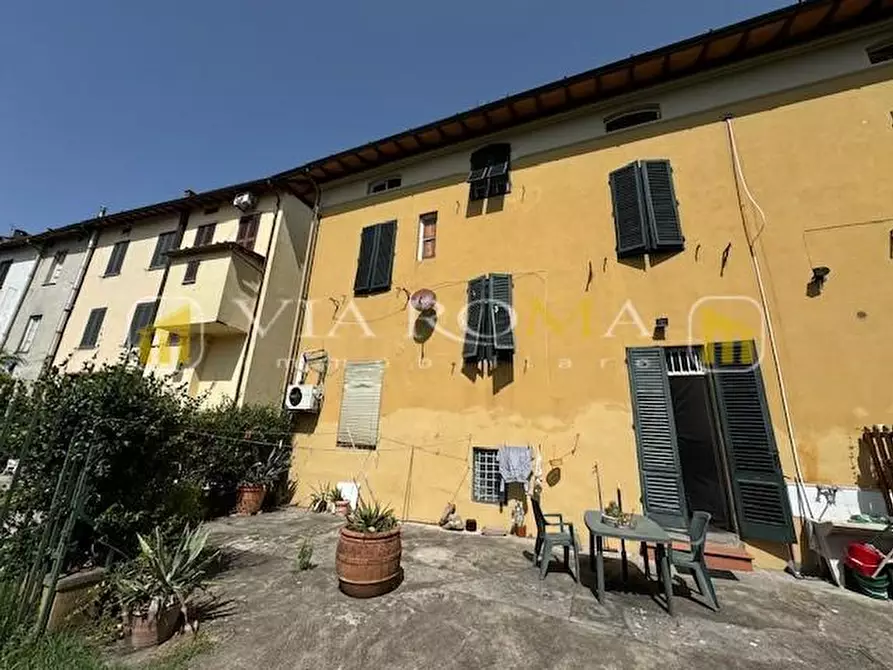 Immagine 47 di Casa bifamiliare in vendita  a Lucca